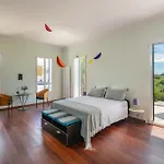 Sea View In The Hills Of 펜션