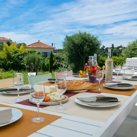 Sea View In The Hills Of Vakantiehuis Nice